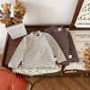 [em estoque] QY245665 top listrado infantil 2024 outono gola semi-alta camisa de base de urso fofo
