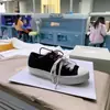 Zapatos de Lona Multicolores de Alta Gama Dopamina Guangzhou para Mujer, Alternativa Asequible a Marcas de Diseñador, Tenis con Cinta de Mariposa de Celebridad de Internet, Zapatos Casuales Transpirables