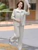 Conjunto deportivo de otoño para mamá 2026 nuevo elegante de dos piezas chaqueta casual y top para mujeres de mediana edad y mayores para primavera y otoño