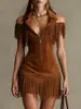 2026 Nuevo Vestido Transfronterizo Y2K Retro Americano de Gamuza con Borlas Hombros Descubiertos Estilo Occidental Vestido Corto Ceñido a la Cintura para Chica Popular