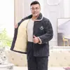 Pijama para Hombre Otoño e Invierno Tres Capas Engrosado Forrado de Felpa Coral Fleece Acolchado Traje Cálido para Padre de Mediana Edad y Anciano Ropa de Casa
