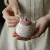 Tetera de Cerámica Roja de Arcilla Pintada a Mano de Zorro de Nueve Colas, Estilo Japonés con Asa Lateral, Juego de Té Kung Fu para Uso Doméstico con Filtro de Agujero de Bola, Taza de Té