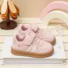 Zapatos De Xun para Niñas 2026 Estilo Otoño Corazón Zapatos de Tabla para Bebé Suela Suave Antideslizantes Zapatos Deportivos para Niños Zapatos Casuales para Niños Pequeños y Niños Pequeños