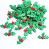 Navidad Hoja Verde fruto rojo accesorios de decoración hoja triangular diy accesorios de tela colgante para árbol de Navidad decoraciones navideñas