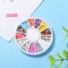 Caja de 12 Compartimentos Frutas Dibujos Animados Piezas de Arcilla Blanda para Uñas Accesorios para Joyería DIY Relleno para Slime Accesorios para Comida y Juguetes