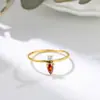 Anel de zircônia bicolor de luxo da moda Design simples e de nicho coreano zircônia incrustada aço titânio joia de mão vendas diretas da fábrica