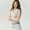 Novo Colete de Tricô de Renda Elegante Francês com Decote V Sem Mangas para Mulheres Outono 2026, Usável como Peça de Baixo ou por Cima