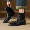 Botines cortos de punta estilo británico, versátiles para otoño e invierno, botines negros de cuero genuino con tacón grueso sin cordones para mujer, botas Martin de comercio transfronterizo para el día a día