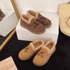 Processamento e Personalização de Novos Sapatos Casuais de Algodão da Moda com Solado Macio Antiderrapante e Forro de Lã Quente e Pantufas de Algodão Confortáveis para Venda por Atacado Transfronteiriça