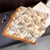 2026 Nuevo Castillo de Estilo Europeo de Alta Gama Bufanda Cuadrada de 90 cm para Mujer, Chal Versátil Elegante para Otoño e Invierno, Bufanda de Seda, Bufanda para Camisa
