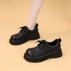 Sapatos Mary Jane de Couro Macio com Solado Grosso Feminino 2026 Outono Novo Bico Redondo Cadarço Flats Confortáveis Estilo Britânico Sapatos de Couro que Aumentam a Altura