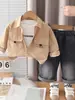 Conjunto de Ropa de Trabajo Estilo Primavera y Otoño para Niños, Conjunto de Tres Piezas Casual con Chaqueta y Jeans para Niños, Ropa Moderna de Otoño para Bebés de Manga Larga