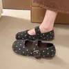 Sapatos de salto baixo com veludo plus 2026 sola plana de algodão moda outono e inverno sapatos de salto baixo de bolinhas estilo coreano sapatos Mary Jane para mulheres com pelúcia
