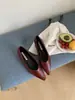 Em Estoque Personalizado Nicho Raso Moda Versátil Simples Retrô Plataforma Bico Fino Flat Slip-On Confortável Quente