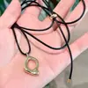 Colgante Metálico Geométrico Hueco Irregular Único Cadena para Suéter Cordón de Cuero Negro Collar Largo Cadena para Clavícula Ajustable Accesorio