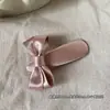 Nuevo Estilo de Principios de Primavera Fresco y Sencillo Pinza para el Cabello con Lazo para Niñas, Versátil para el Uso Diario, Flequillo Lateral y Cabello Suelto Pinza BB Pinza para el Cabello
