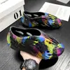 Sandalias para Hombre de Talla Grande Transfronterizas Sandalias Nuevas de Suela Blanda Kanye Coco Camuflaje Zuecos Sandalias de Moda Versátiles
