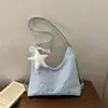 Bolso Tote de Gran Capacidad para Mujer con Bordado Fresco de Letras 2026 Personalidad Moda Sentido del Diseño Casual Debajo del Brazo Hombro Único Cruzado