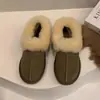 Sapatos de Algodão Pelúcia Curta Baixo para Mulheres Inverno 2026 Estilo Coreano Tendência Novos Sapatos Peludos para Exterior Quentes Sapatos de Algodão