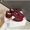 Zapatillas deportivas de entrenamiento alemanas estilo coreano para mujer, nuevo modelo otoño 2026, con aumento interno de altura, con cordones, zapatos casuales de suela blanda, zapatillas versátiles