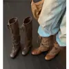 Botas de Cano Alto Patchwork Retrô Francês para Mulheres 2026 Novas Bico Redondo Salto Grosso Bota de Cavaleiro com Laço Botas Amassadas Empilhadas
