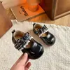 Zapatos de piel estilo princesa para niñas de 3 a 6 años, colección primavera/otoño, estilo coreano, bailarinas versátiles para niños, suela suave, zapatos de rendimiento elegantes para bebés