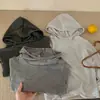 Sudaderas y camisetas de primavera y otoño para niños y niñas, moda para bebés, personalidad infantil a la moda, estilo coreano moderno, con capucha, a rayas, elegante, capa base