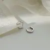 Pendientes de botón huecos de flor de plata de ley 925 para mujer 2023 nuevo diseño de nicho de moda hebilla de oreja de alta gama
