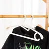 Colgador Protector de Cuello Antideslizante y que No Deja Marca con Hombros Anchos, Colgador de Plástico Grueso para Uso Doméstico para Estudiantes de Dormitorio