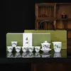 Juego de Té Kung Fu Personalizado de Porcelana Blanca Dehua con Tazón de Tapa de Tres Piezas, Taza de Compartir de Vidrio, Juego Pequeño, Juego de Regalo, Personalización Corporativa