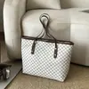 Bolsa vintage de grande capacidade para ir ao trabalho, nova bolsa tote feminina xadrez com estampa de letras, bolsa de ombro da moda primavera-verão 2026