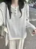 Top de malha listrado de cores contrastantes estilo coreano preguiçoso outono e inverno novo suéter solto feminino senso de design camada base roupa íntima