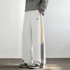 Calça de moletom listrada estilo americano/personalizada, nova coleção de outono, corte solto, efeito de caimento, bordado color-block, versátil para esportes e uso casual, longa branca e cinza