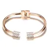 Pulsera Abierta de Acero Inoxidable con Incrustaciones de Diamantes de 4 mm, Chapada en Oro Real de 18 Quilates, Simple al por Mayor, Moda Popular de Venta Caliente para Mujer