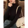 Suéter de malha de cor sólida com bainha enrolada e gola semi-alta para mulheres, outono e inverno de 2026, blusa base macia de manga comprida, aquecedor