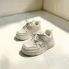 Feihongda Tallas 27-31 Zapatos Individuales de Superficie de Cuero para Niños Estilo Impermeable Zapatos Deportivos para Correr para Niños 2026 Nuevo Estilo Zapatos de Tabla para Niños