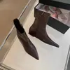 Botines de punta estilo francés, de tacón bajo, ajustados, botas de mujer de moda, nueva colección otoño/invierno 2026, estilo retro con tacón oculto