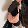 Bolsa de Couro de Vaca Grande Capacidade Moda Retrô para o Dia a Dia Casual Feminina 2025 Nova Textura de Alta Qualidade Bolsa de Ombro Versátil
