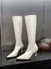 Primeiro Encontro Botas de Cavaleiro de Couro Patente Ji Ou Mei Bico Fino Salto Agulha Botas Altas Estilo Outono/Inverno Feminino Zíper nas Costas Emagrecedor Botas Plissadas