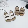 Zapatos Birkenstock Moda Coreana Infantil 2026 Nuevas Sandalias Abiertas de Verano para Niñas con Hebilla de Cinturón Diseño Elegante Zapatos de Playa