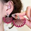 Nuevo producto transfronterizo europeo y americano 2026: Pendientes en forma de abanico incrustados de diamantes, pendientes de lujo ligero de alta gama, pendientes colgantes exquisitos y elegantes para mujer