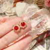 Serie Camelia Estilo Nuevo Europeo y Americano Rojo Paloma Diamante Corte Rosa, Anillo Abierto de Cuatro Garras Estilo Corte de Corte de Piedra de Color, Aretes de Perla de Concha