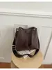 Bolso de Mano de Moda Transfronterizo Lujo Ligero para Mujer 2026 Nuevo Bolso Cubo Retro de Gama Alta Bolso de Hombro Cruzado de Nicho