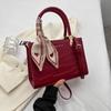 Bolsa de Casamento Bolsa de Alto Padrão Bolsa Feminina 2024 Nova Primavera e Verão Bolsa para Madrinha Bolsa de Mão com Lenço de Seda Bolsa Feminina para Casamento Noiva