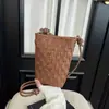Bolsa de Tecido Colorida Sólida Estilo Coreano Moderna com Textura Porta-Moedas de Design Nichado 2026 Nova Bolsa Transversal Estilosa para Celular