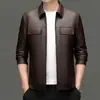 Nova Jaqueta de Couro Masculina Outono 2025 Moda Casual Zíper Gola Lapela Casaco Estiloso Versátil Roupa de Couro Masculina