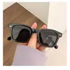 Nuevas Gafas de Sol Retro 2025 Estilo Coreano Gafas de Sol para Mujer Moda Personalidad Cuadradas Tachonadas Estilo Celebridad de Internet