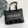 Bolsa grande acolchoada de algodão feminina leve estilo coreano saco casual 2023 nova grande capacidade outono e inverno popular bolsa feminina all-matching