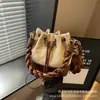 Bolso Cubo de Gamuza Super Caliente Nuevo 2026 para Mujer, Bolso de Hombro Único Cruzado, Bolso de Moda con Cordón Estilizado de Nicho