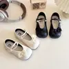 Zapatos de Princesa para Niñas Primavera y Otoño Nuevos Lazo Suela Suave Zapatos de Cuero Zapatos Mary Jane para Niños Zapatos de Vestir para Niñas Pequeñas Zapatos de una Sola Pieza